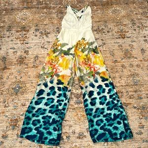 Ark & co Jumpsuit with tags, nice back details, wide leg! Size small.